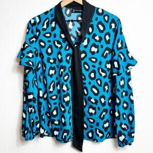 New York & Company Blue Leopard Print Women Top Size Medium Brand New